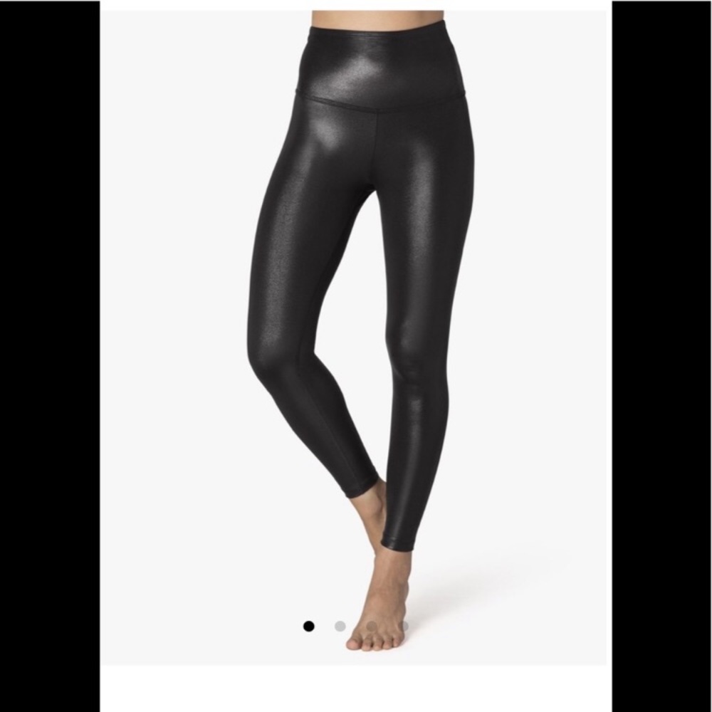 Beyond Yoga pearl black high waisted leggings S